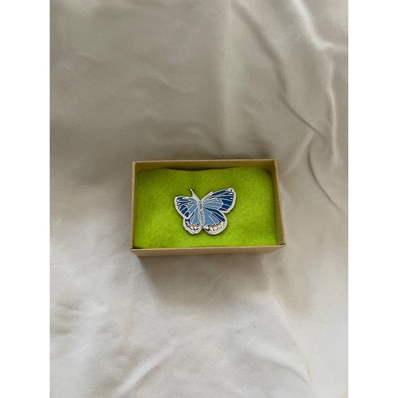 Butterfly Silver and 2-Tone Blue & Corral Color Resin Lapel Pin / Brooch - Picture 10 of 10